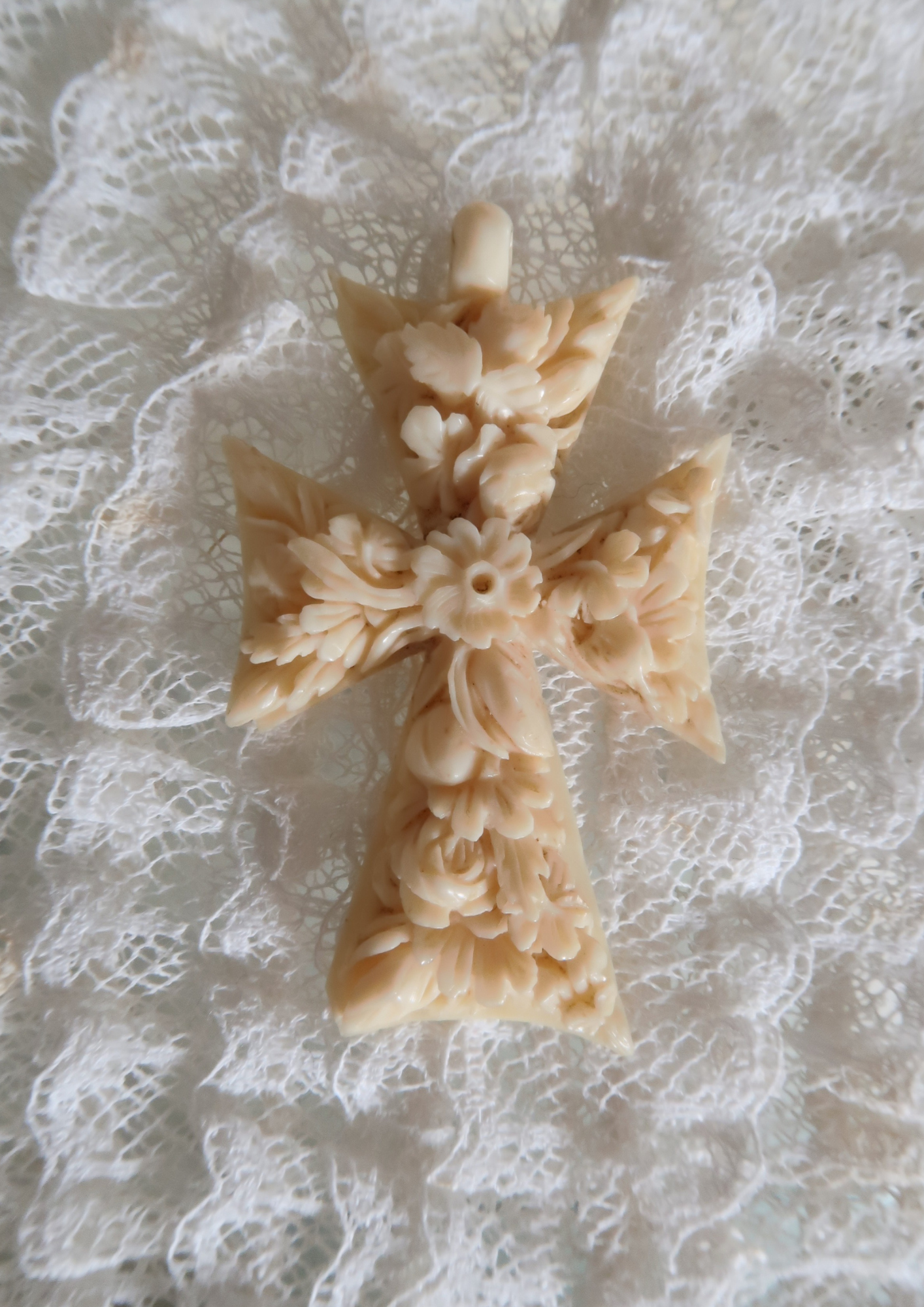 Ancienne croix sculptée