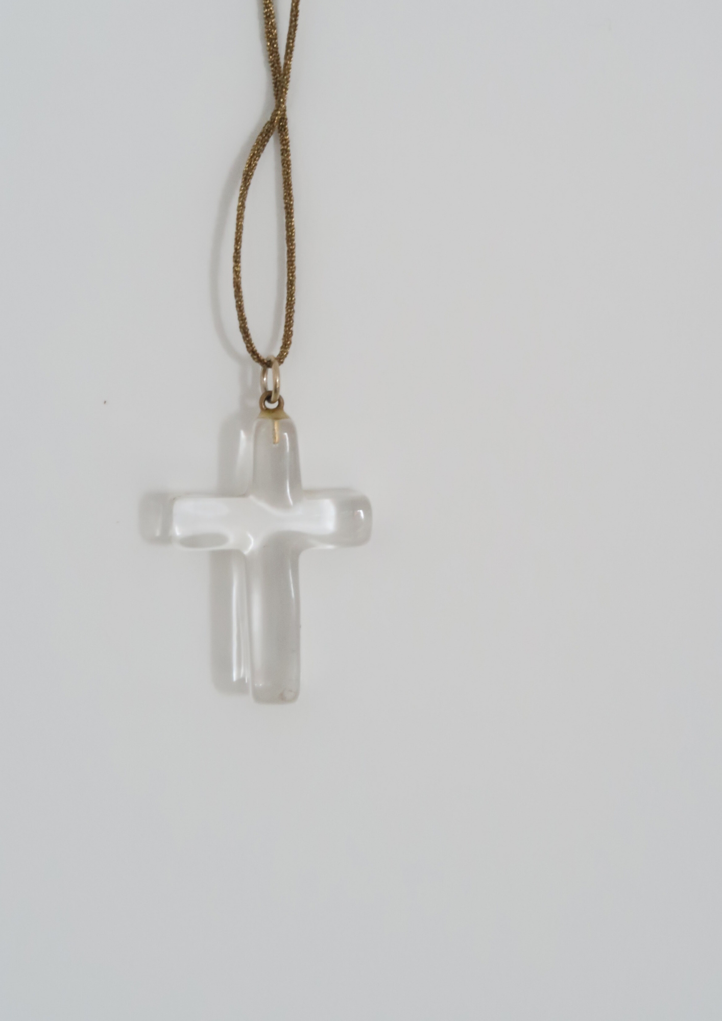 Croix ancienne en verre