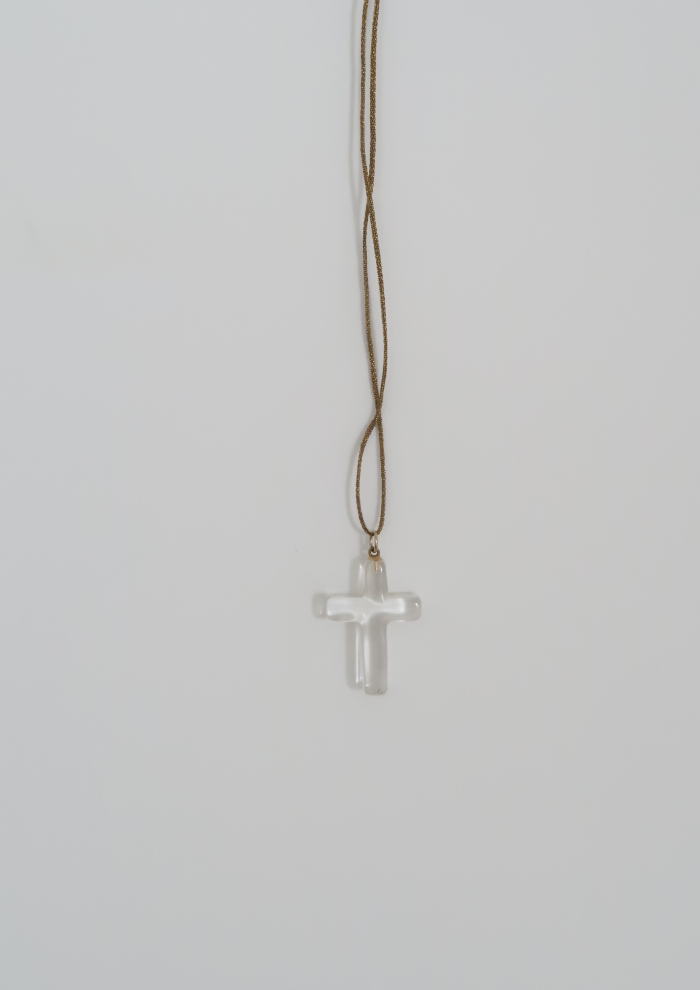 Croix ancienne en verre