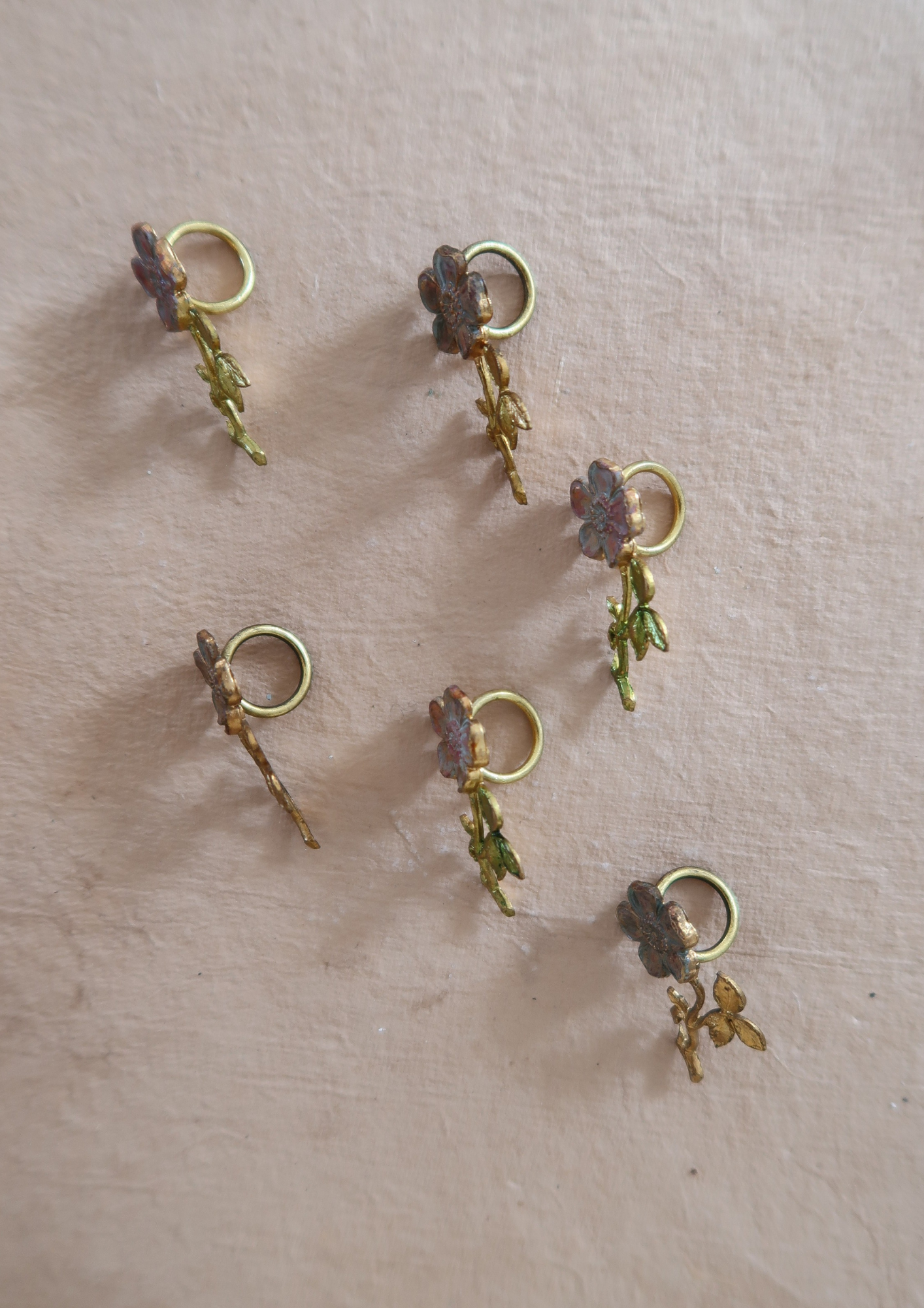 Petites fleurs en laiton doré (lot de 6)