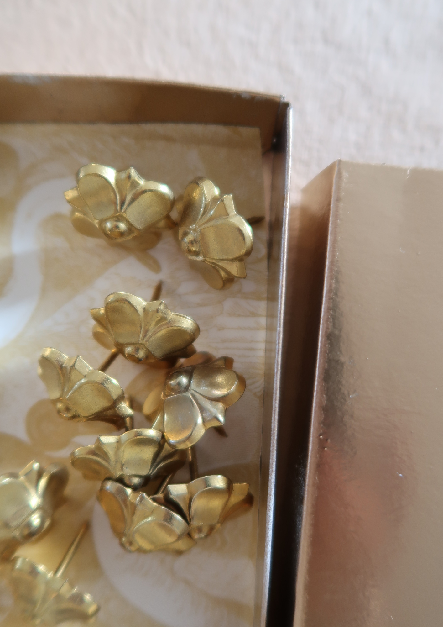 Petit clous fleurs à tapissier (lot de 10)