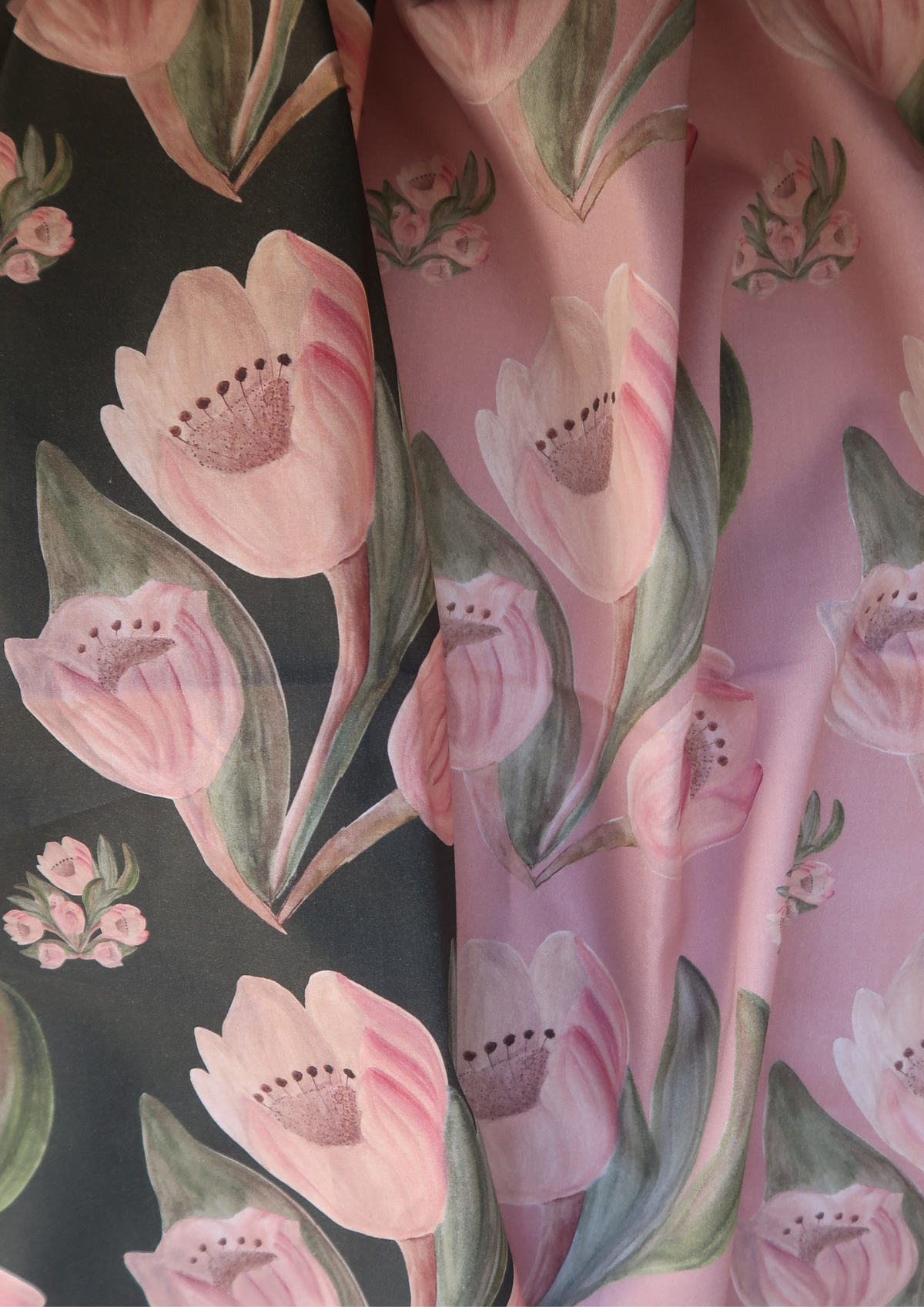 Tissu satin de coton Tulipes vieux rose fond vert sapin foncé