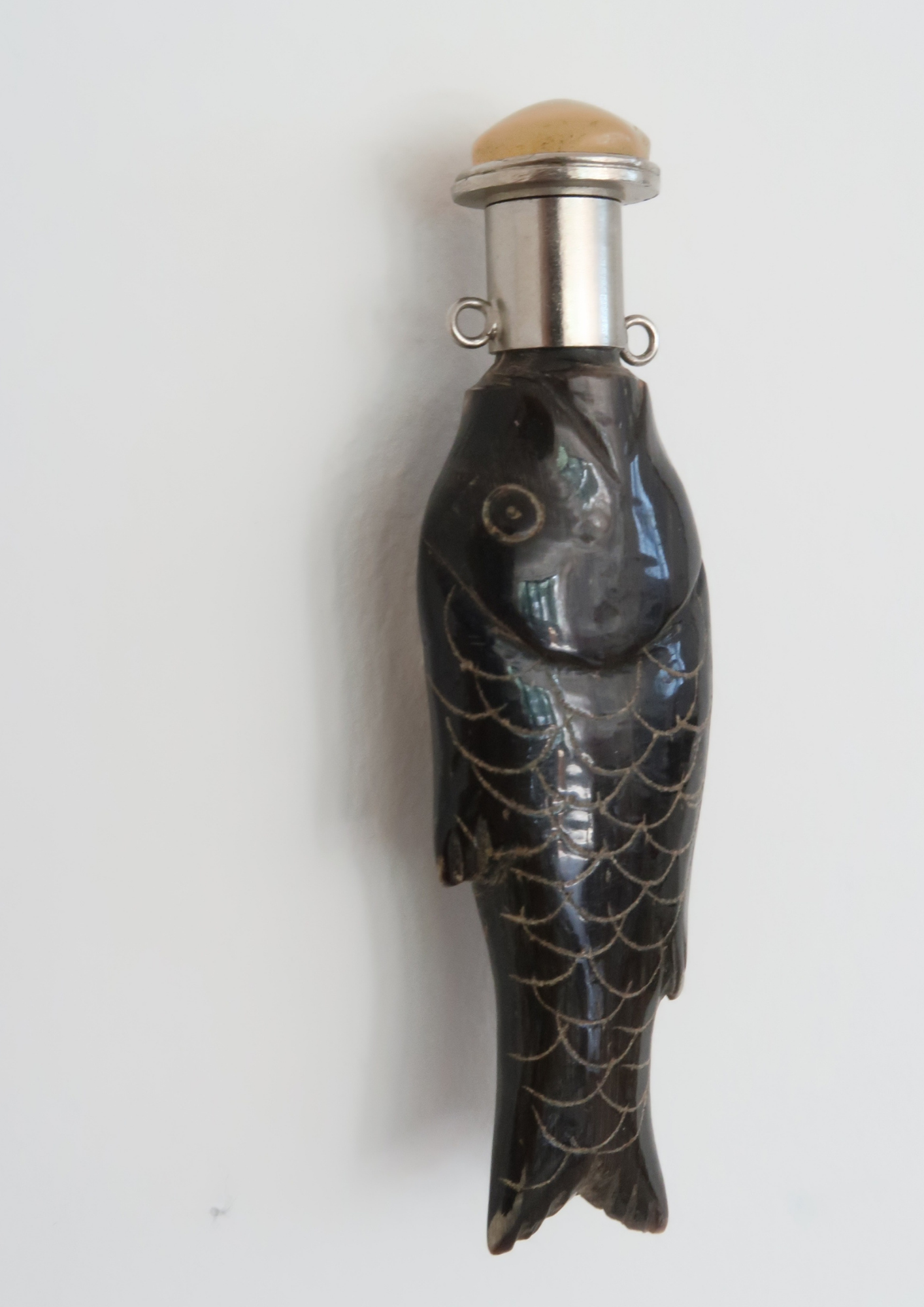 Ancien flacon de parfum Poisson