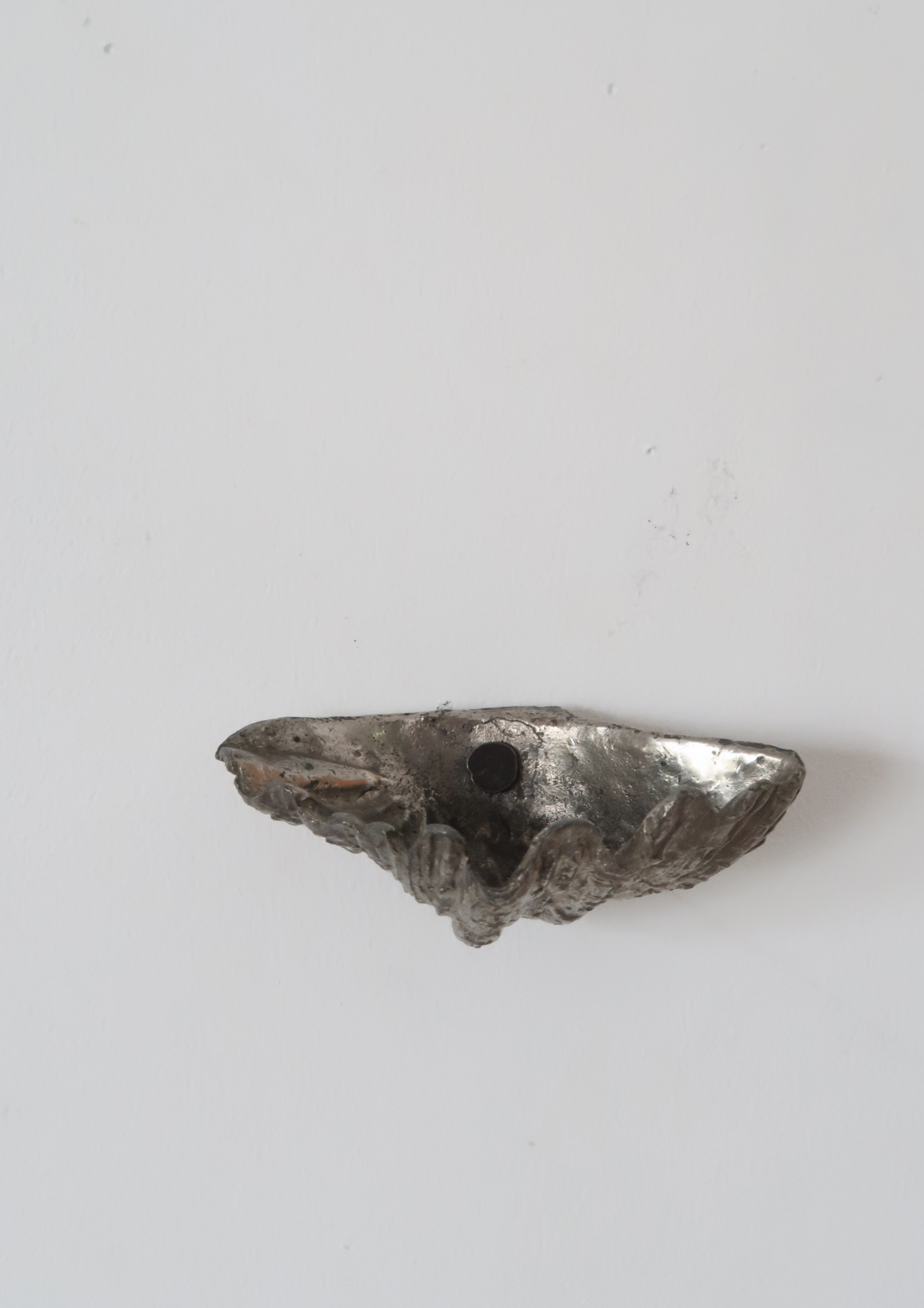 Ancien bénitier coquille en étain