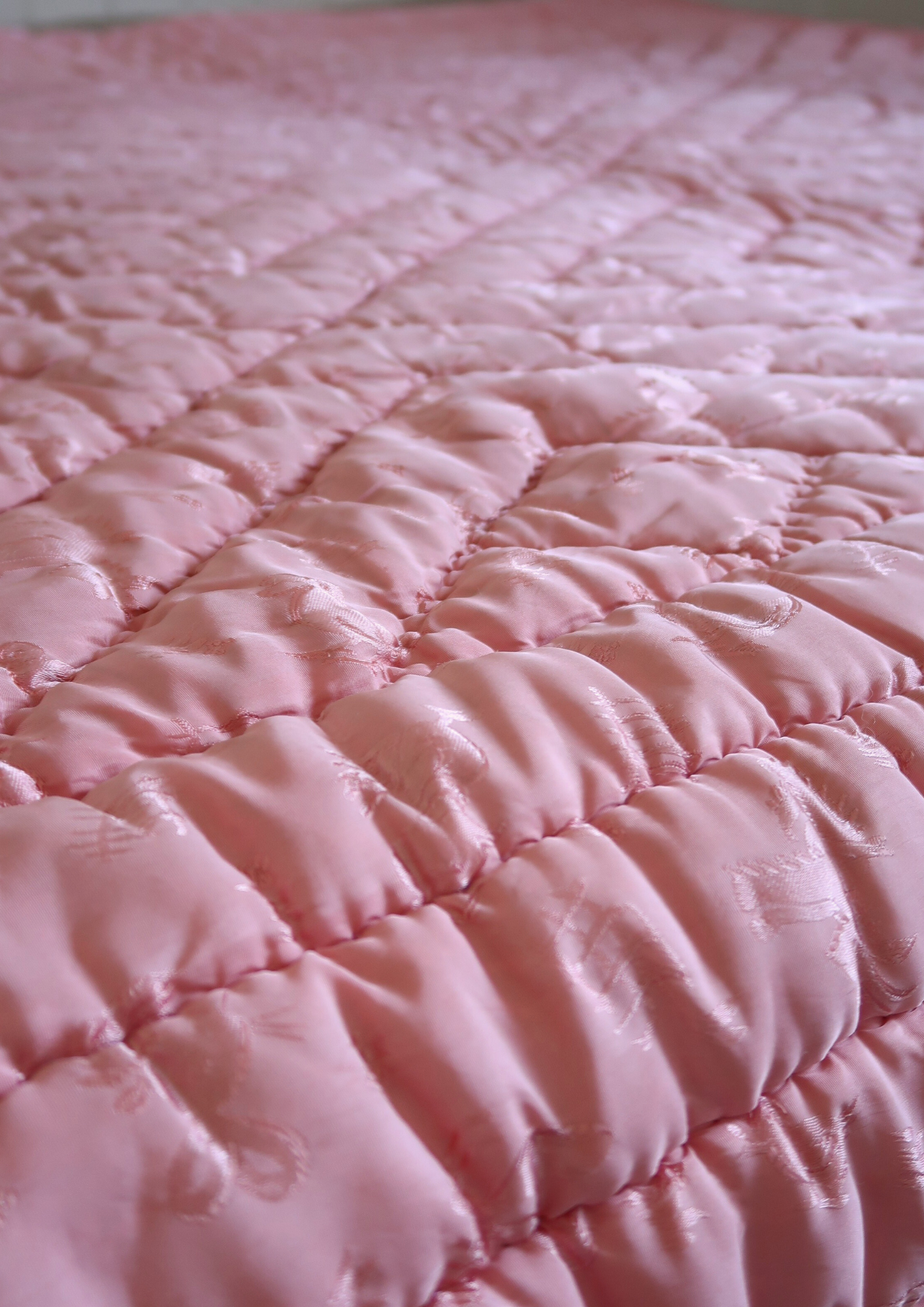 Ancien édredon couvre-lit matelassé