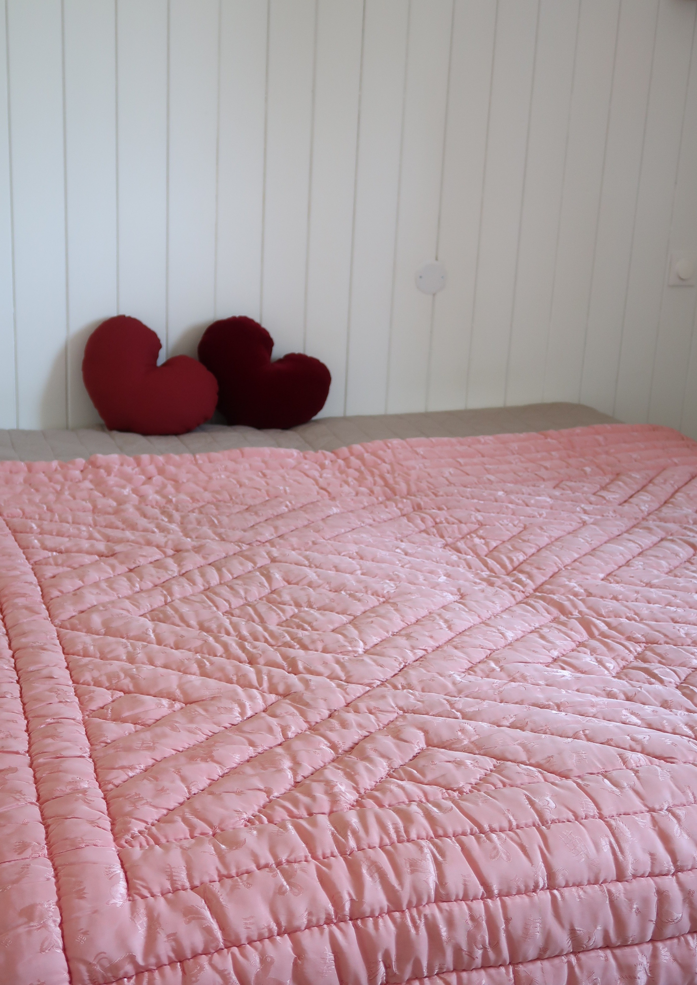 Ancien édredon couvre-lit matelassé