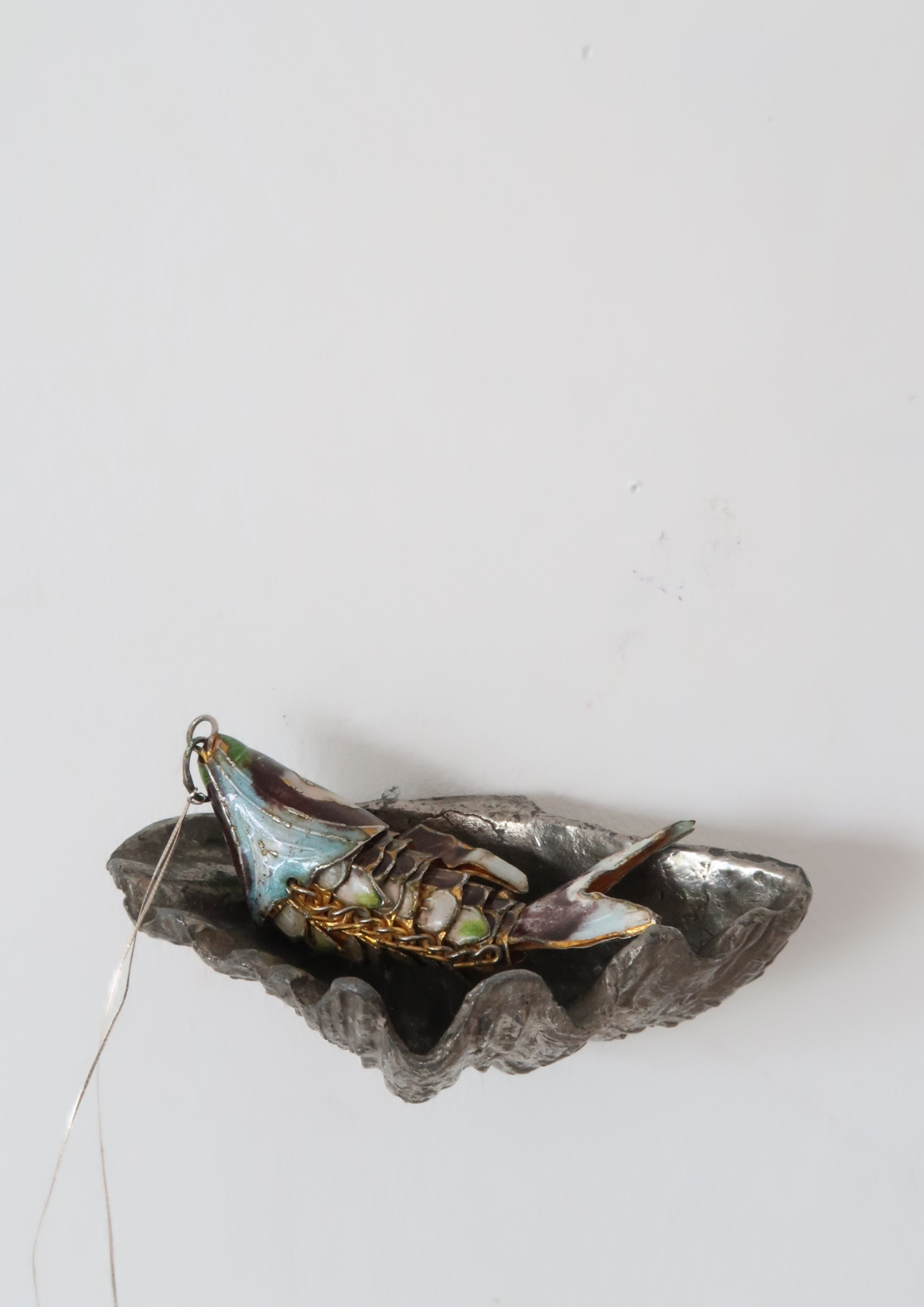 Ancien bénitier coquille en étain