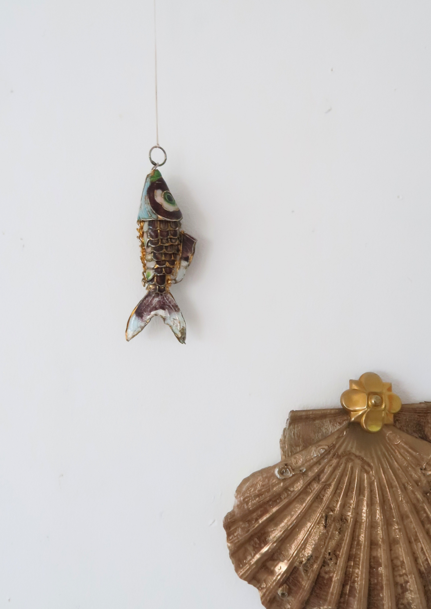 Bijou ancien Poisson articulé émaillé