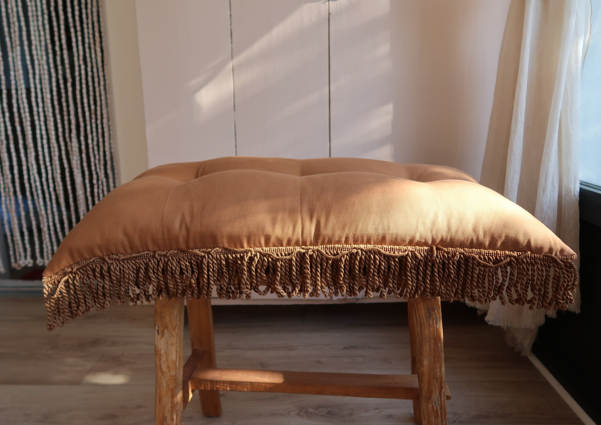 Coussin capitonné caramel 80cm