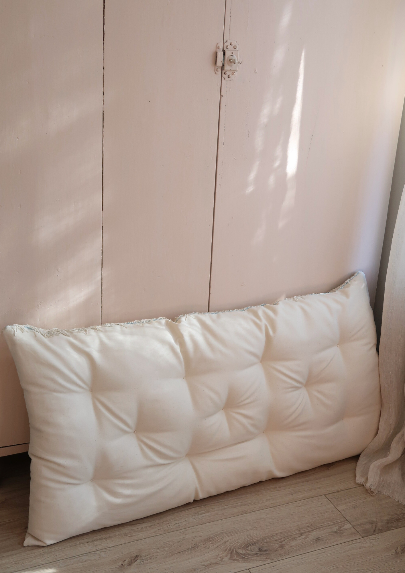 Grand coussin capitonné naturel 1m05