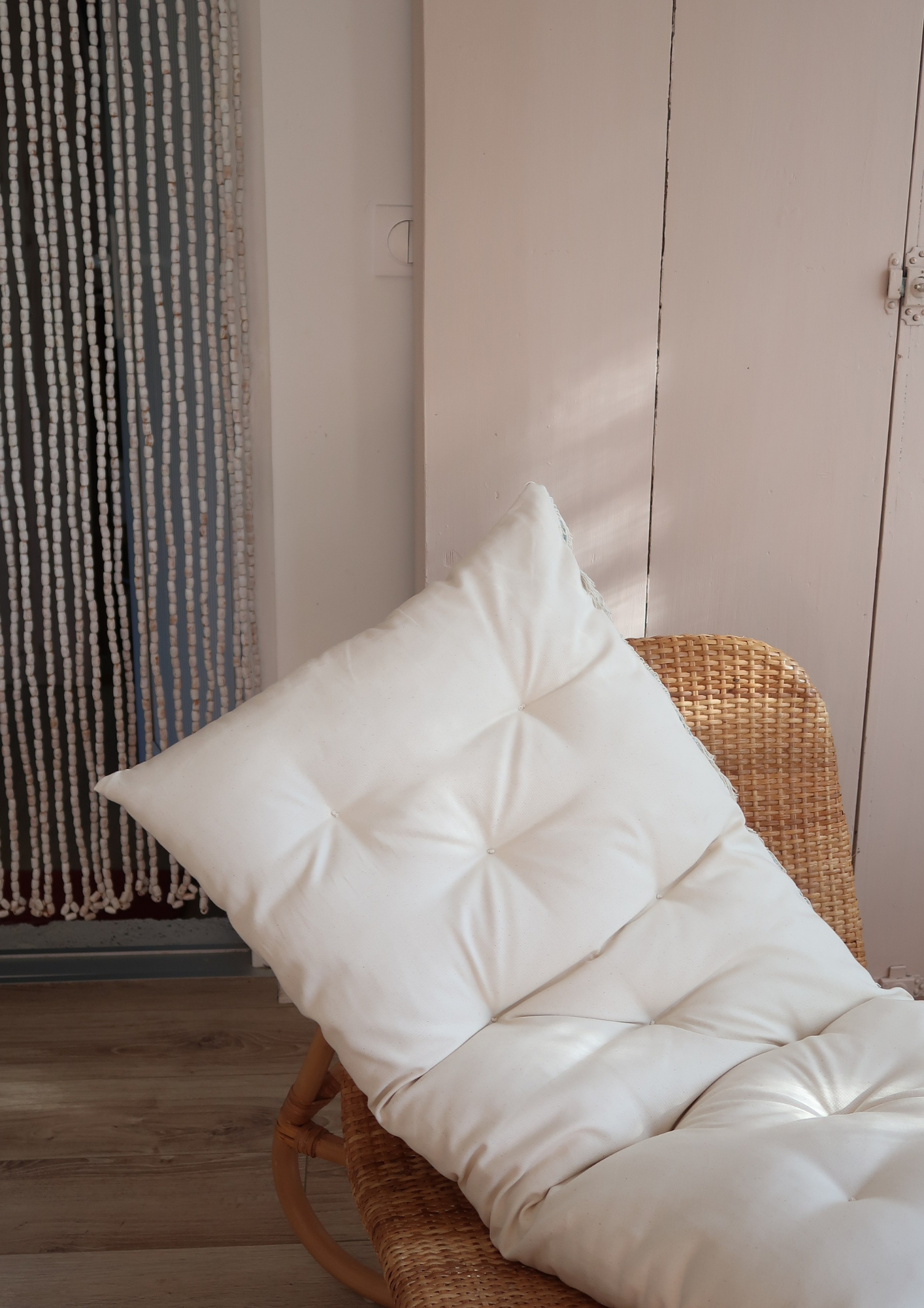 Grand coussin capitonné naturel 1m05