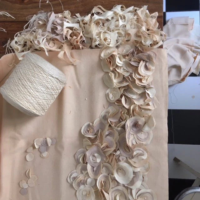 Panneau de fleurs en soie sauvage