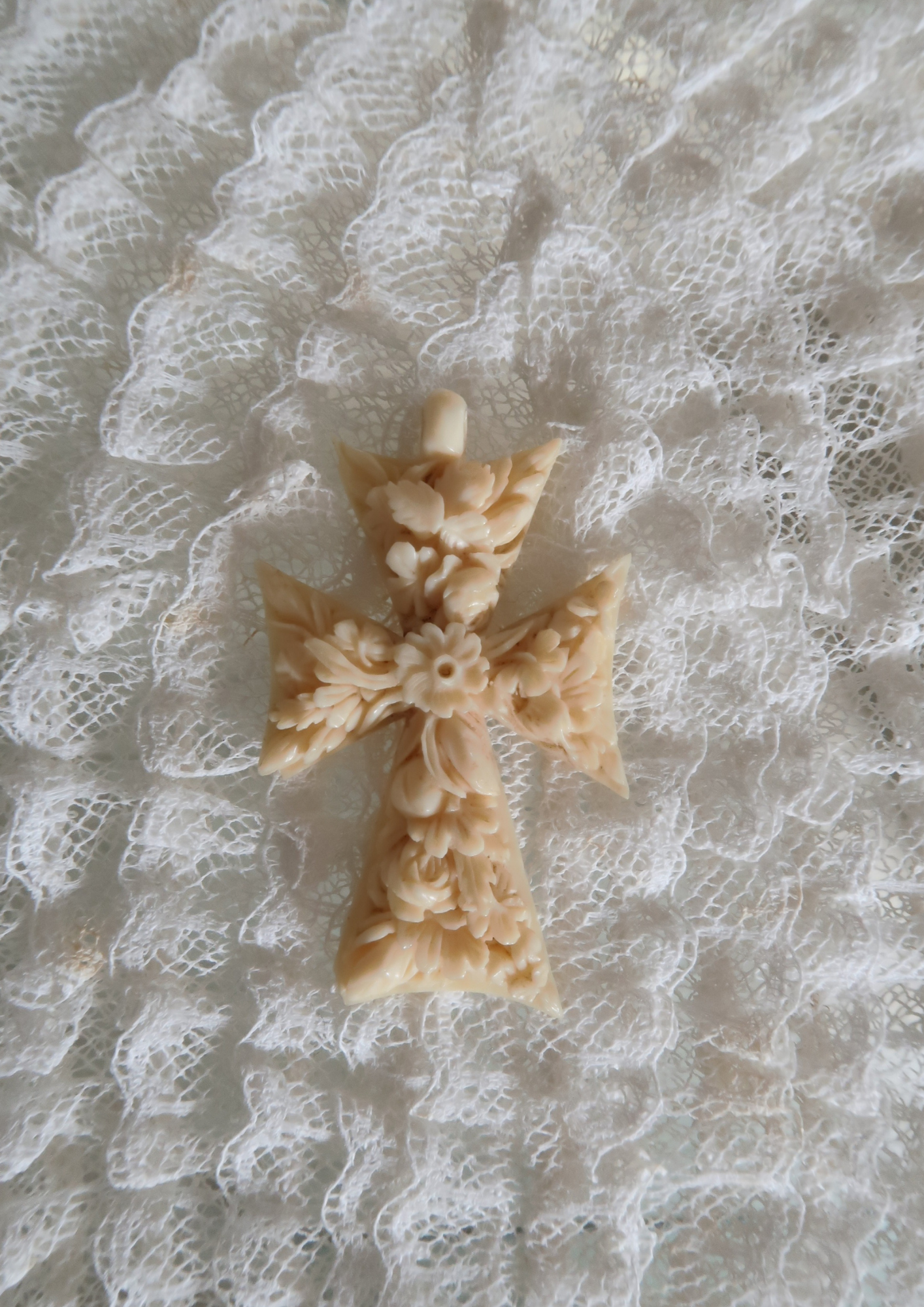 Ancienne croix sculptée