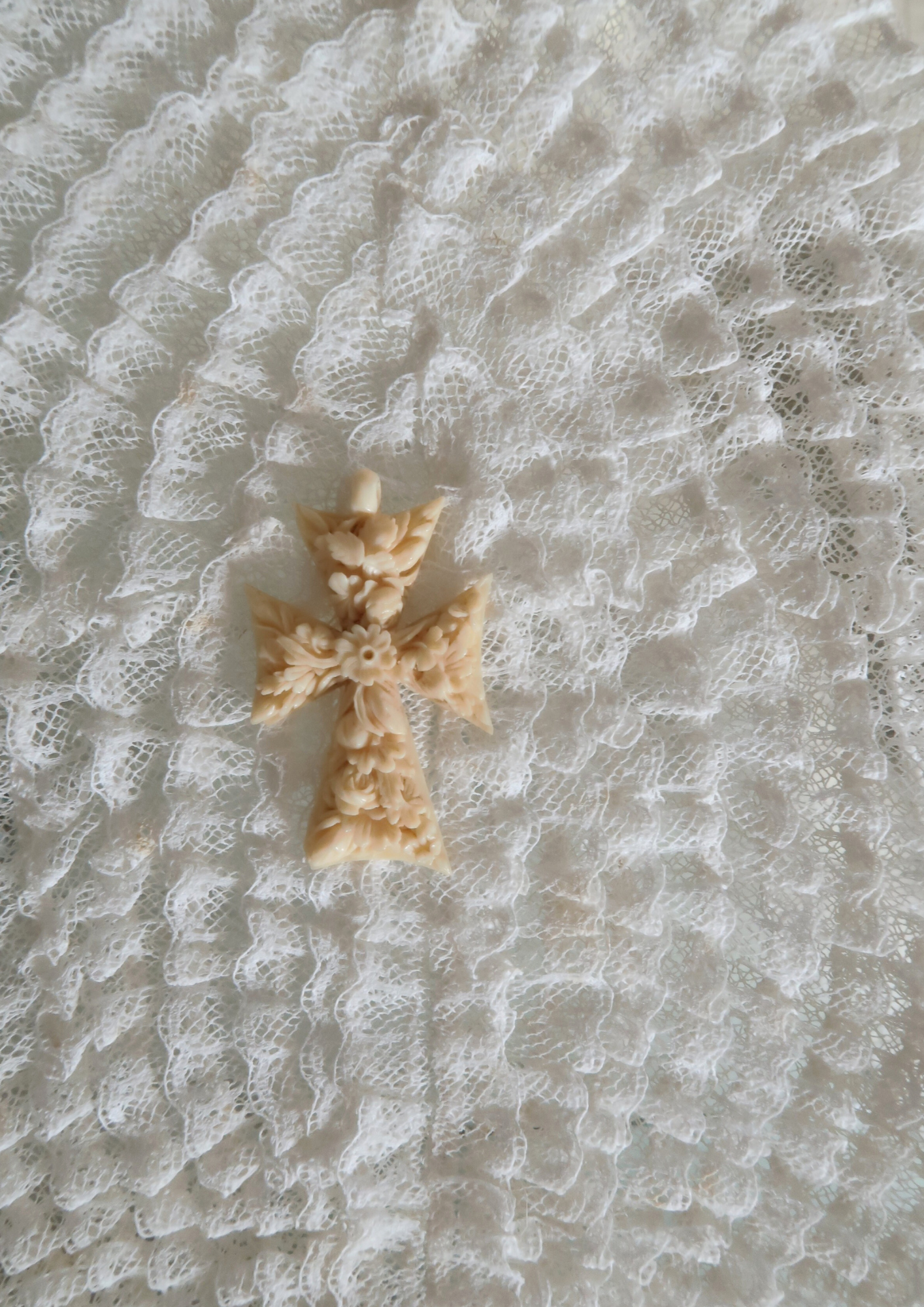 Ancienne croix sculptée