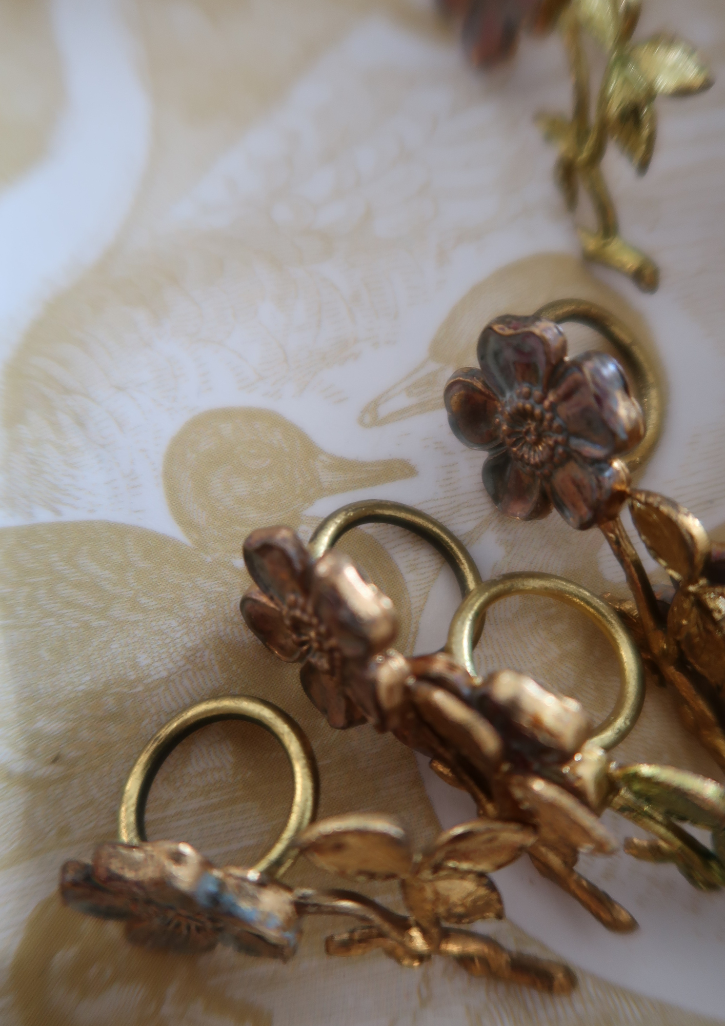 Petites fleurs en laiton doré (lot de 6)