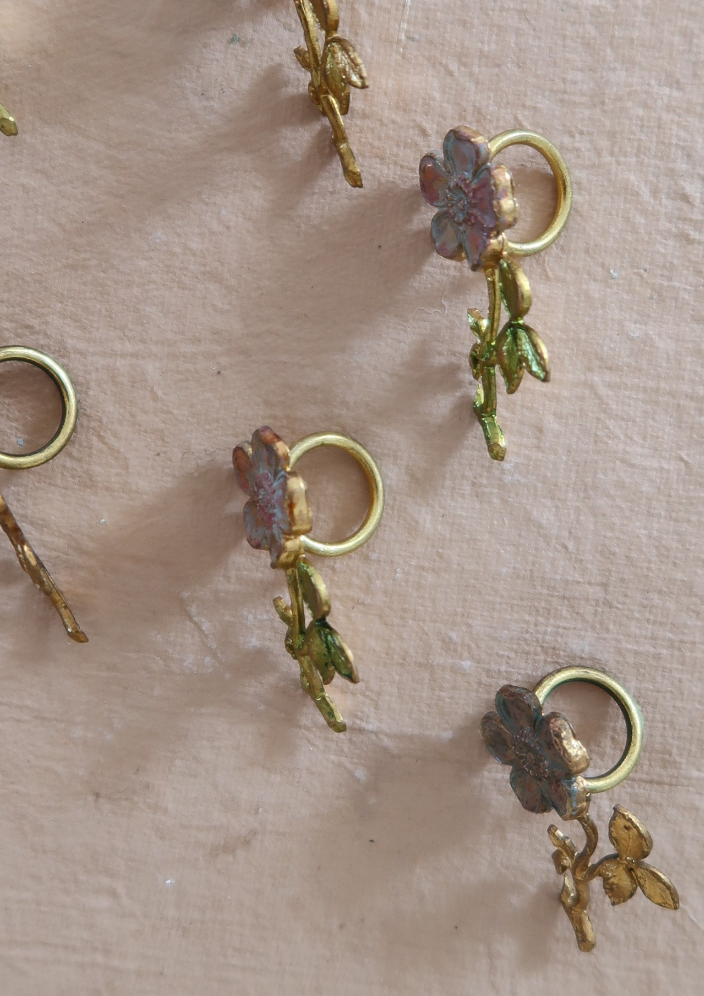 Petites fleurs en laiton doré (lot de 6)