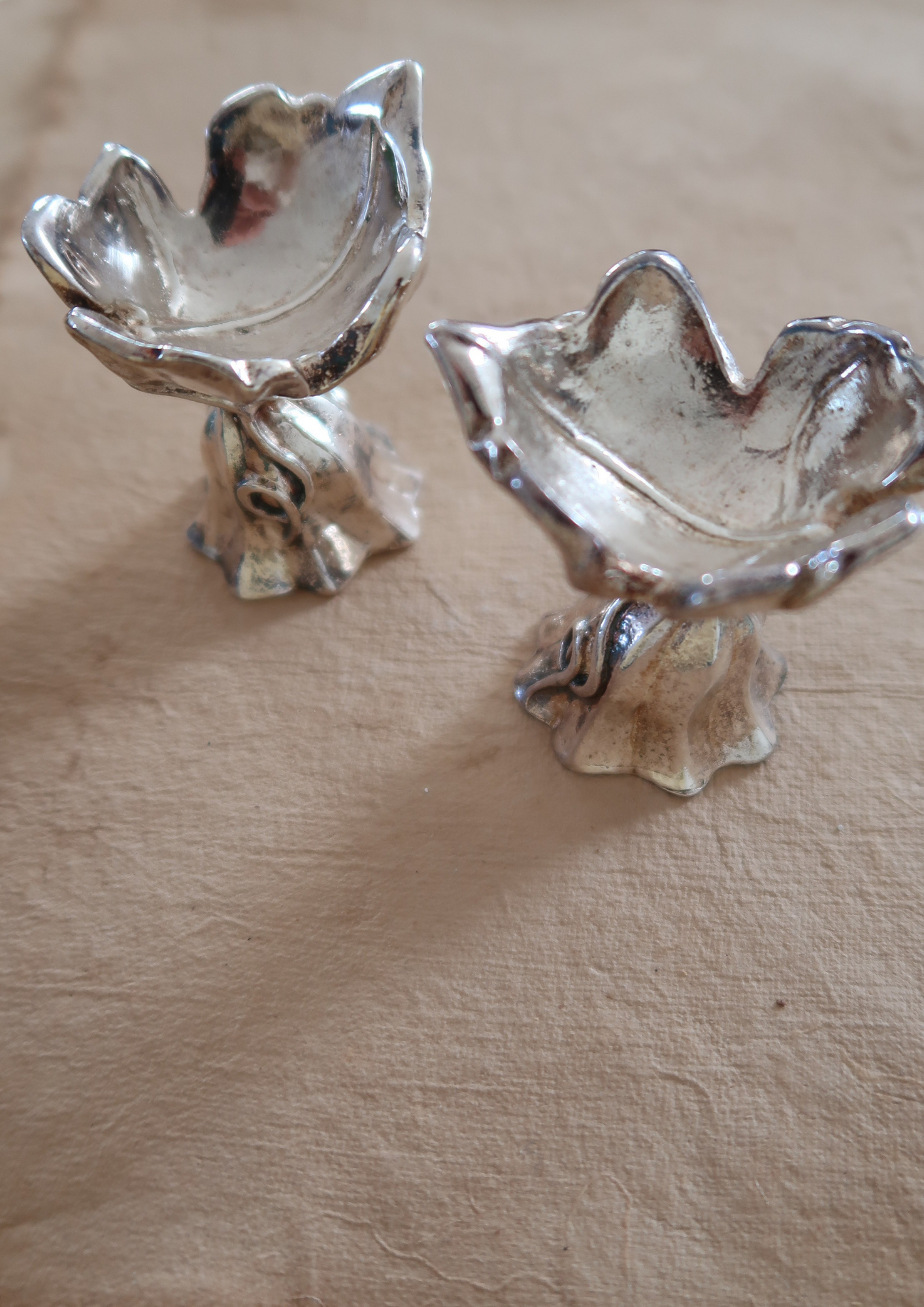 Objet ancien feuille de vigne en métal argenté