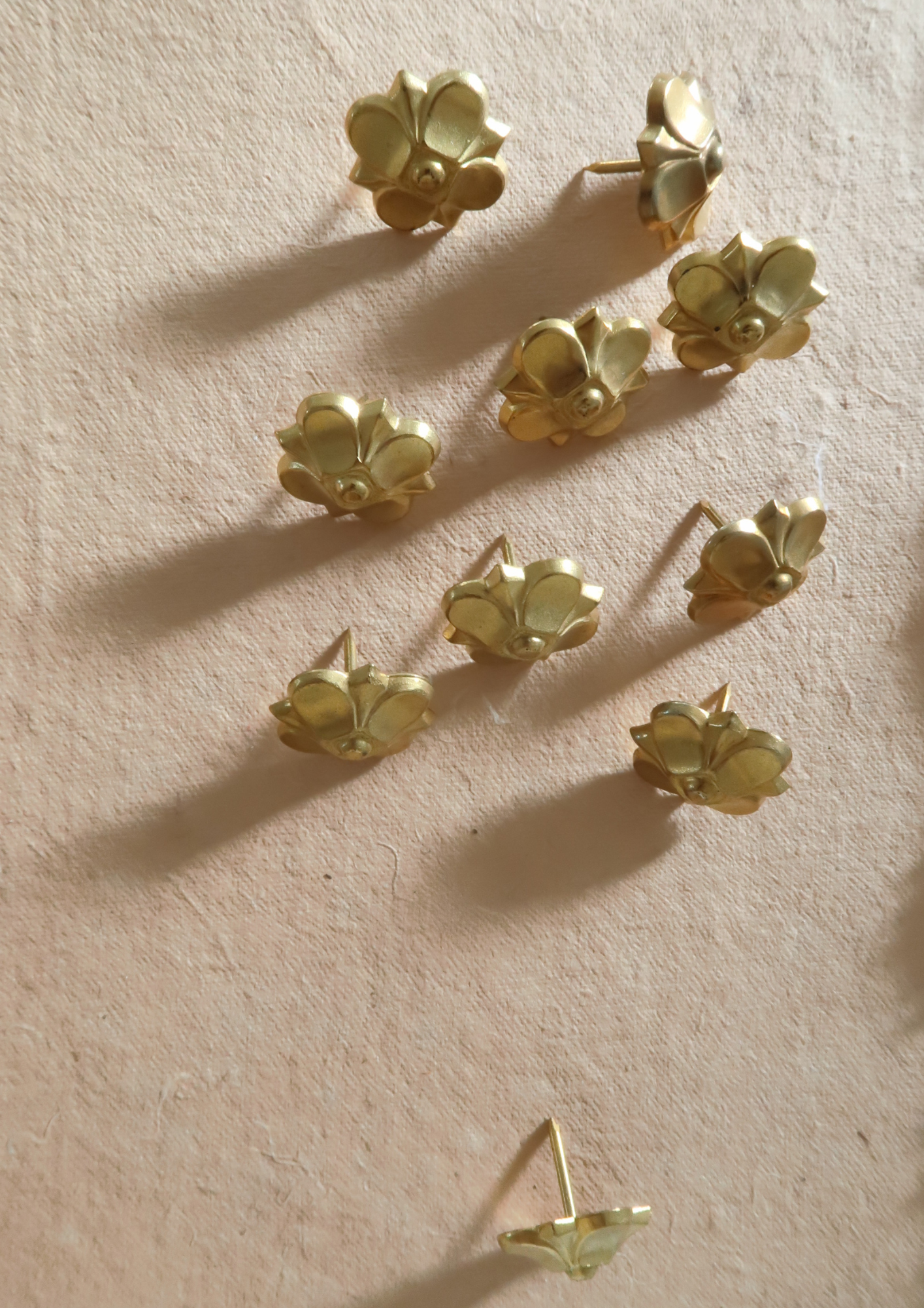 Petit clous fleurs à tapissier (lot de 10)