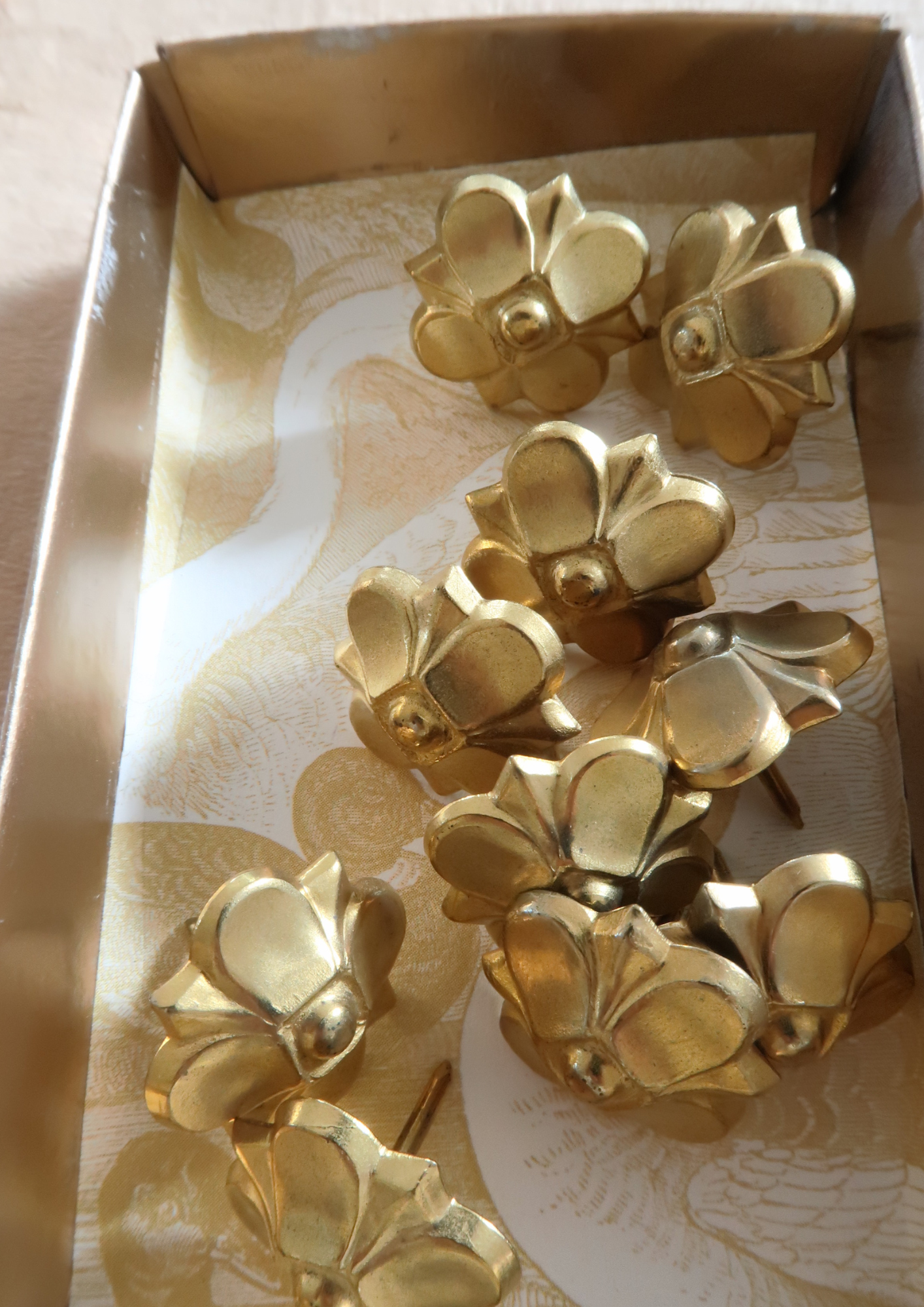 Petit clous fleurs à tapissier (lot de 10)