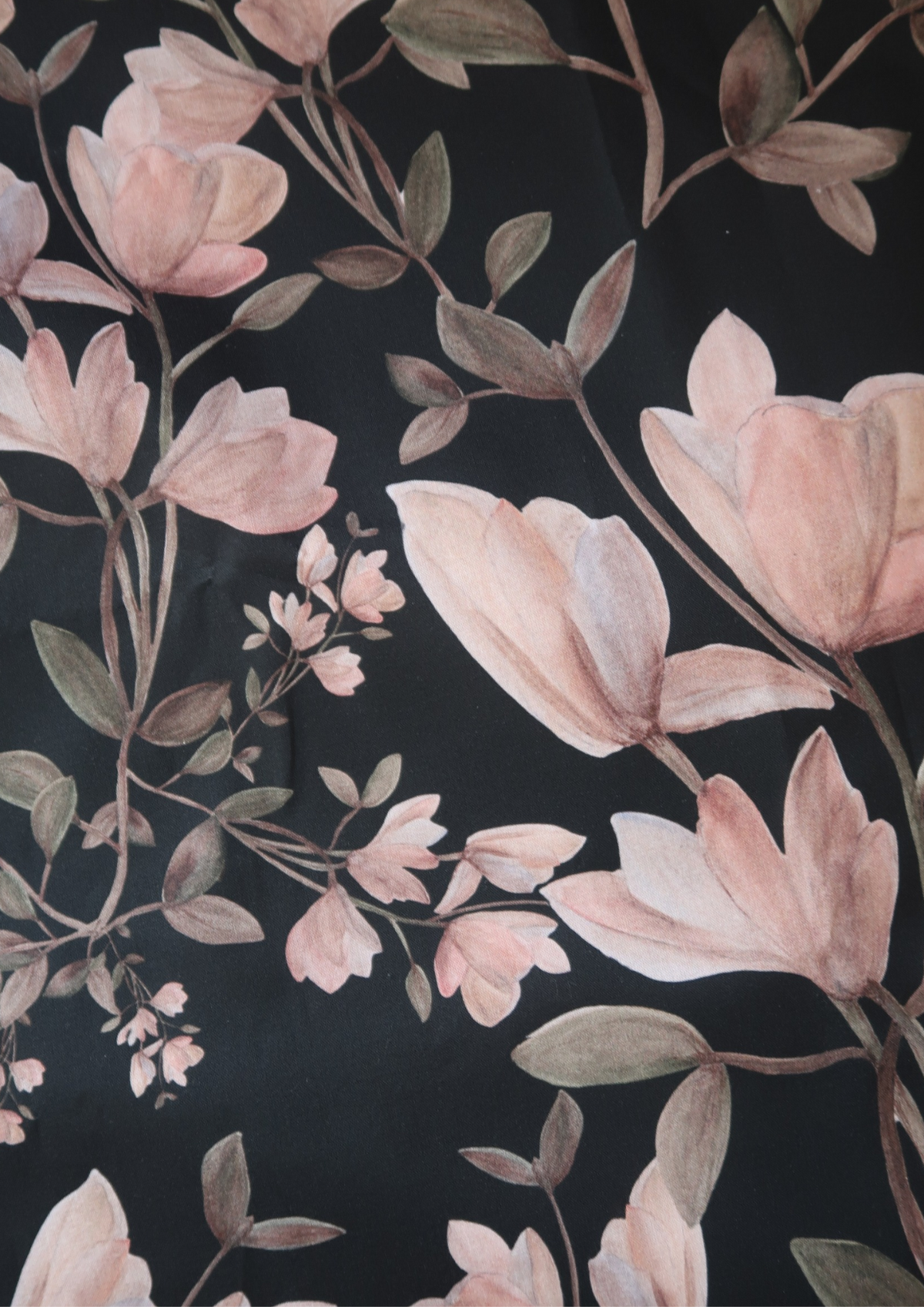 Tissu cretonne Magnolias sur fond noir