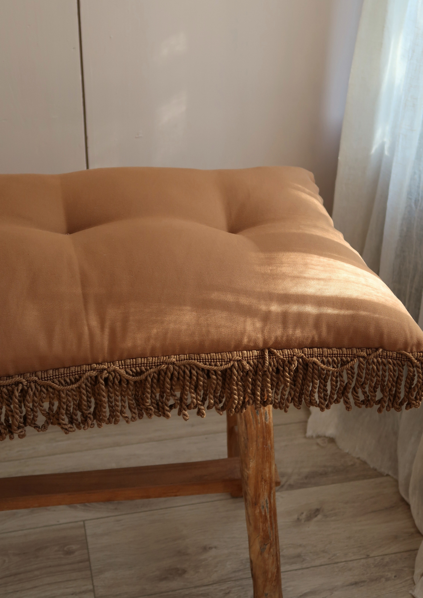 Coussin capitonné caramel 80cm