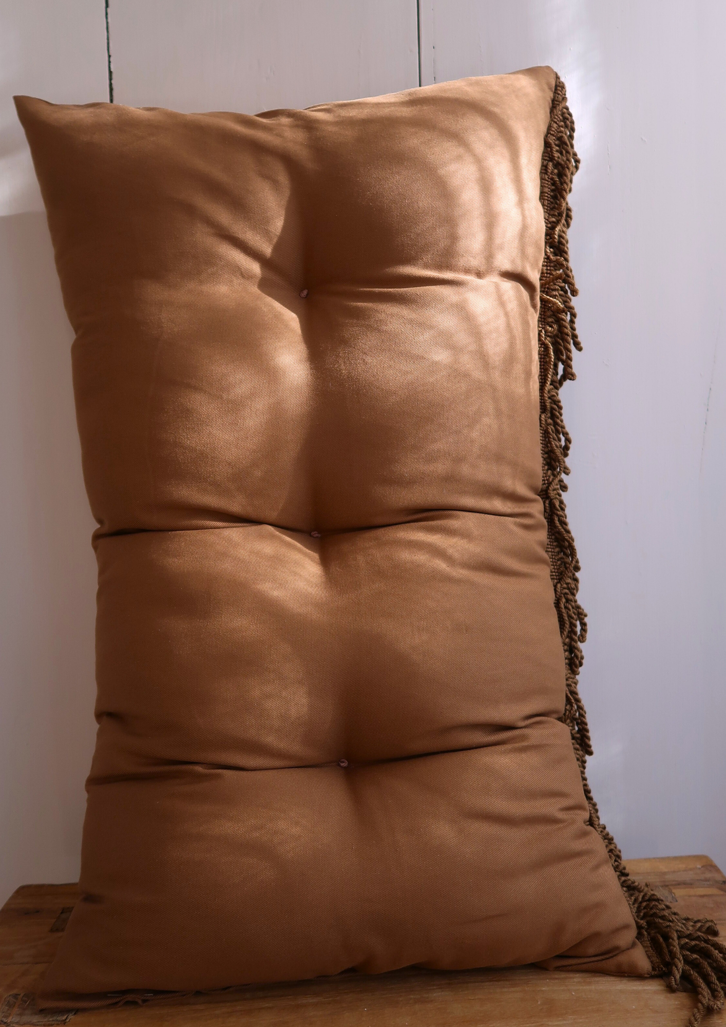 Coussin capitonné caramel 80cm