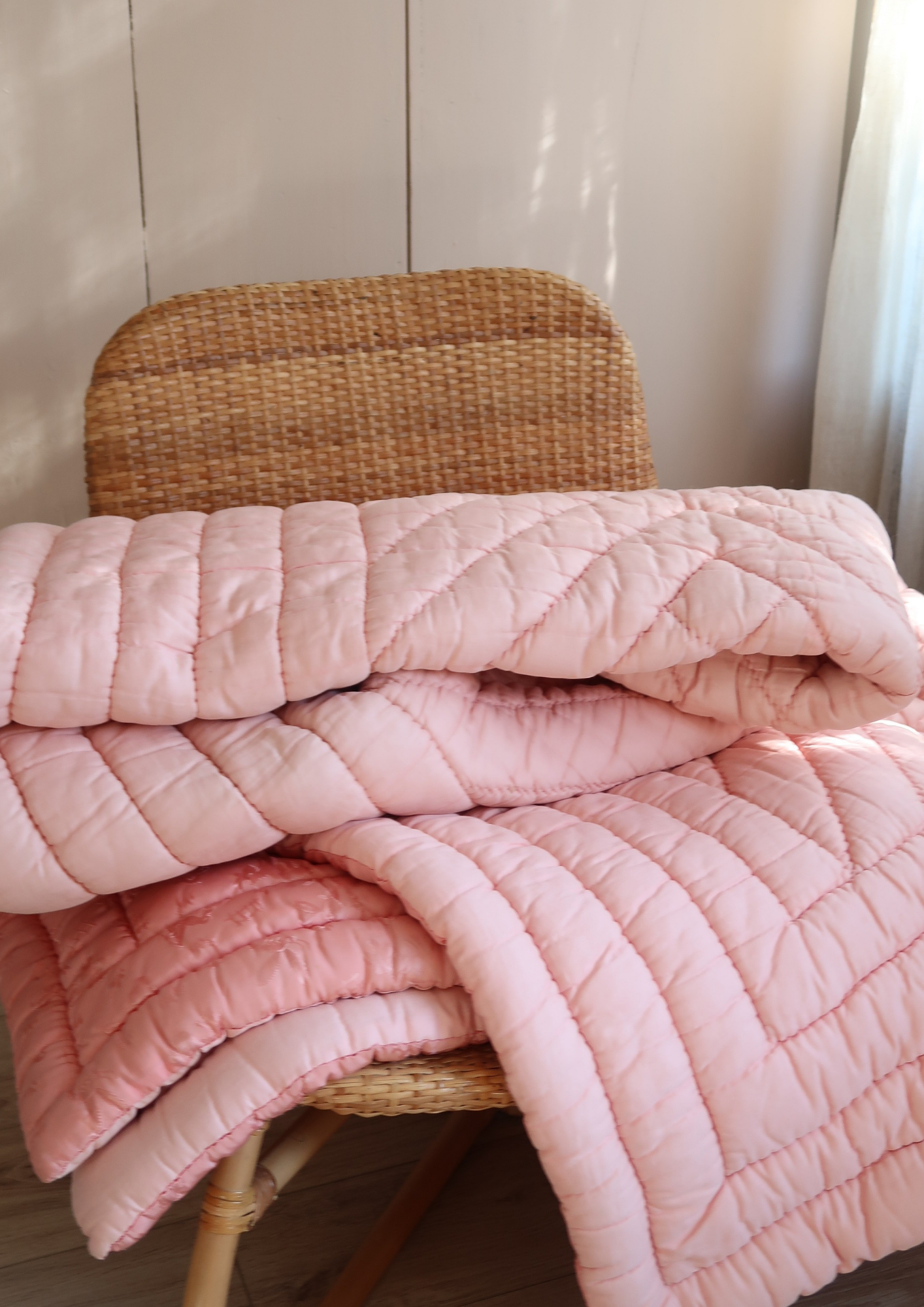 Ancien édredon couvre-lit matelassé